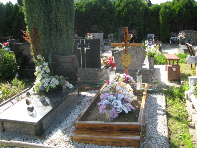 Grób Józef Kotowicz