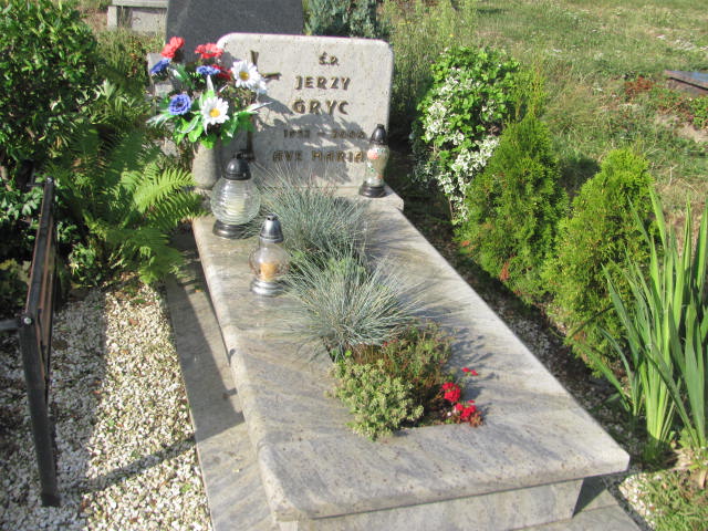 Grób JERZY GRYC